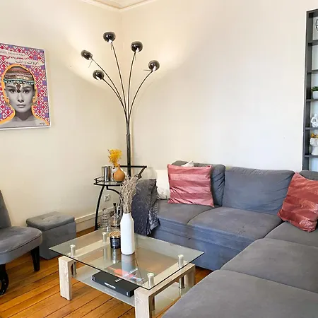 2 Pieces Spacieux Bien Decore A *